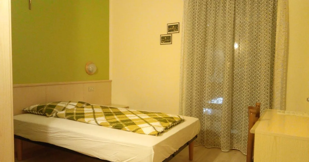Garni Delia Hotel Livigno 0*,